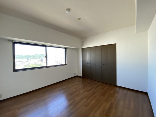 グランドヴュー島本の物件内観写真